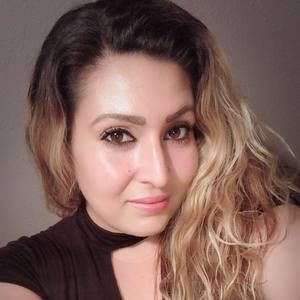 Meet your Posher, Raquel